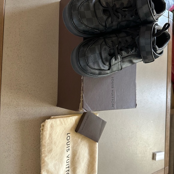 Louis Vuitton Graphic Canvas High Top. Size 10 1/2. - Picture 16 of 16